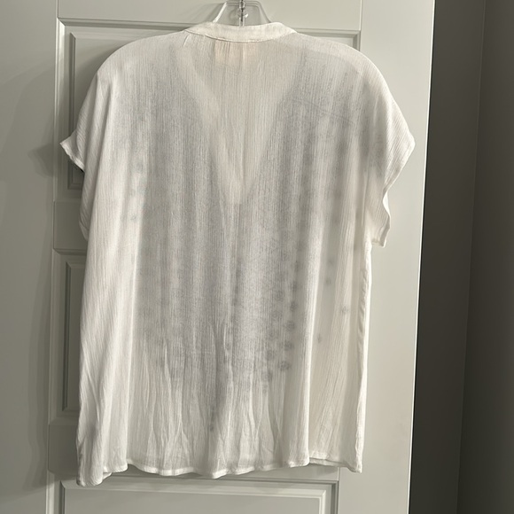 Savanna Jane white V neck embroidery top - Picture 4 of 4